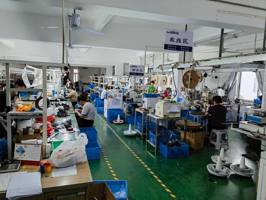 实拍展示新能源汽车线束源头工厂 公司推出全新产品,实拍展示新能源